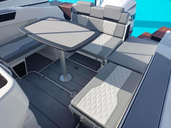 Karnic SL 702 avec moteur 225cv Selva Garantie 10 ans 