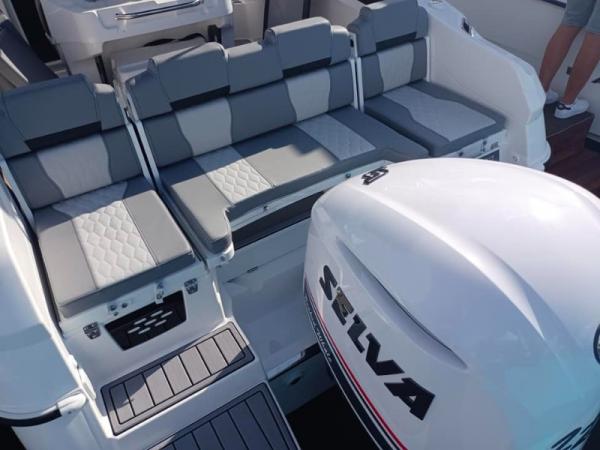 Karnic SL 702 avec moteur 225cv Selva Garantie 10 ans 