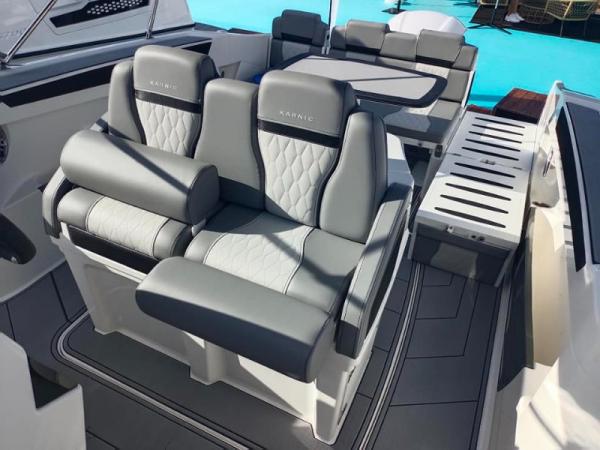 Karnic SL 702 avec moteur 225cv Selva Garantie 10 ans 