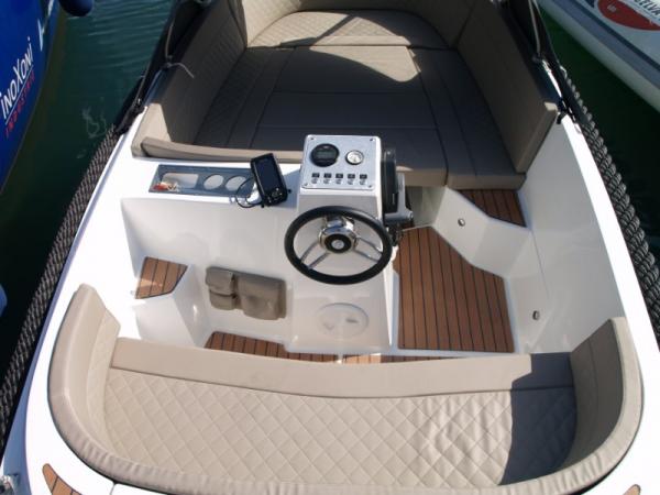 Selection Boat - Classic 590 Excellence  avec moteur 75 CV- 2018
