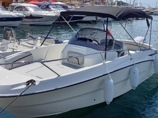 Karnic 2251 - Day Cruiser