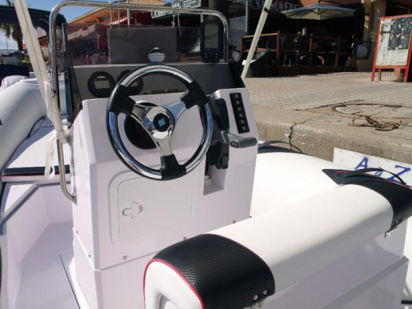 Semi rigide Selva 650 Family 175 cv 